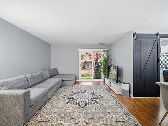 3rd image of 1345 E Evergreen Dr Unit 3