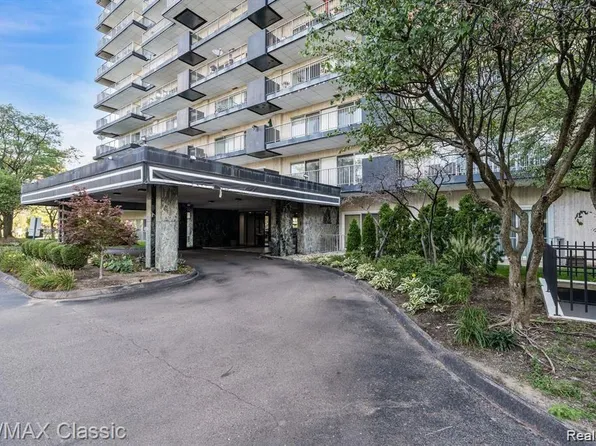 15801 Providence Dr APT 11B, Southfield, MI 48075