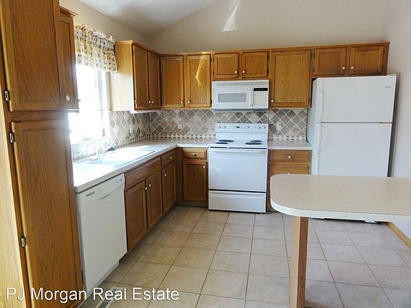 3rd image of 6414 S 167th Ave