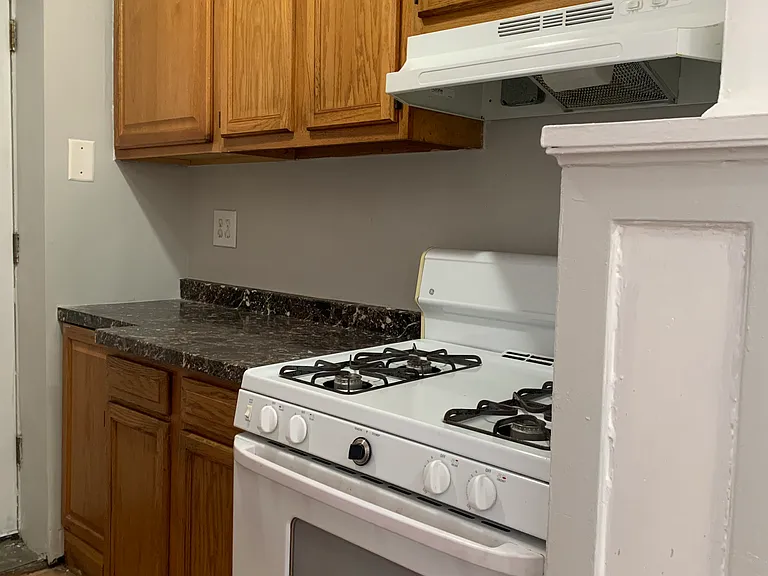 6223 N Artesian Ave #3E — Photo 7