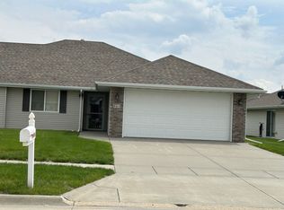 904 Larayne Ln, Norfolk, NE 68701