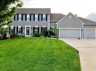 6975 S Carmel Dr, Franklin, WI 53132