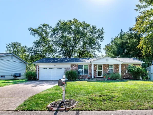 1428 Trails Ct, Fenton, MO 63026