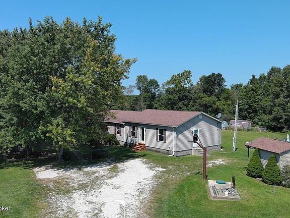 4th image of 466 Saint Clair Cemetery Ln