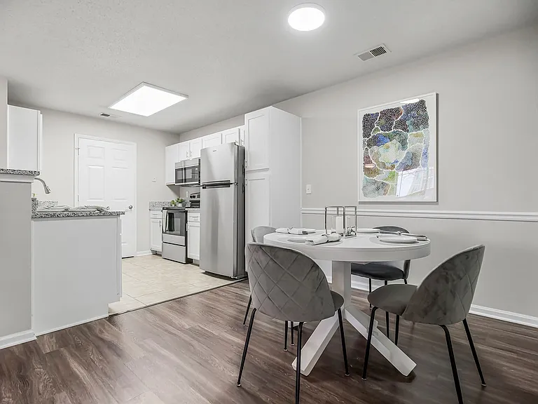 Lakewood Terrace — Photo 8