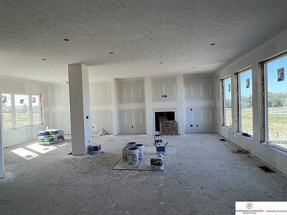 4th image of 12634 Carpenter St