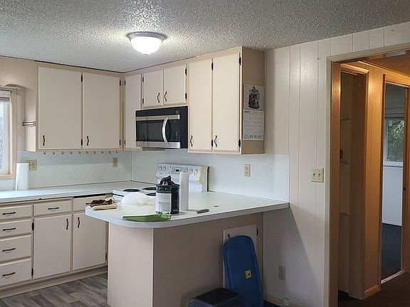 4th image of 200 W Park Ave