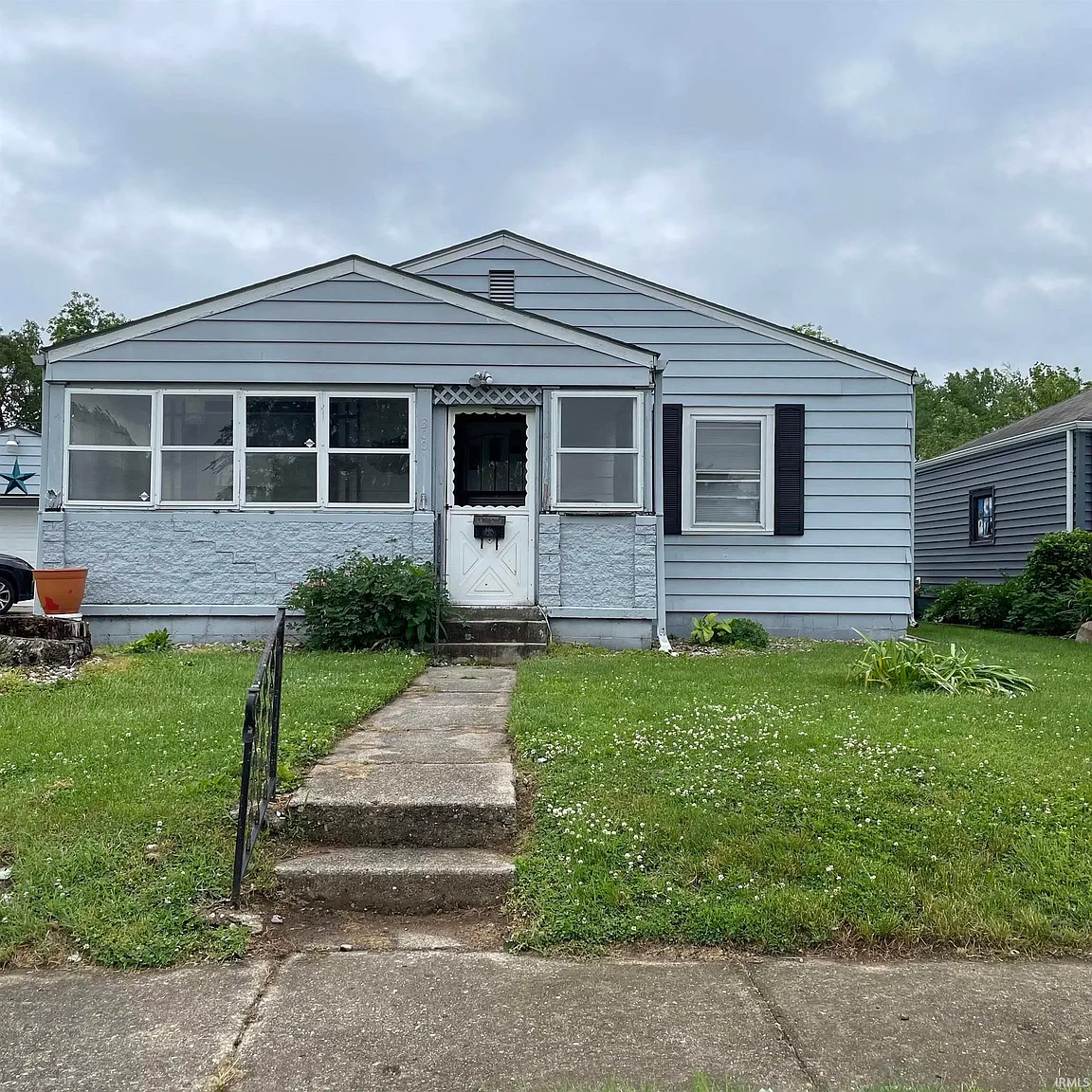 300 E 34th St photo 1