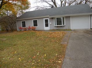 3 S Victoria Ln, Streamwood, IL