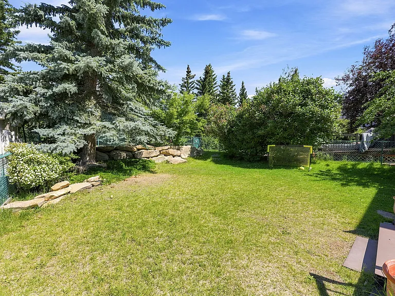 110 Sienna Park Ter SW — Photo 3