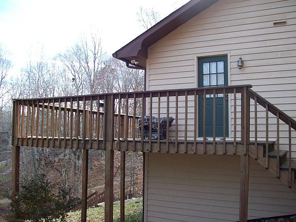 3rd image of 204 Peninsula Dr