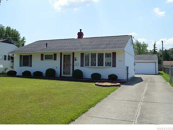 2nd image of 1727 Leah Dr