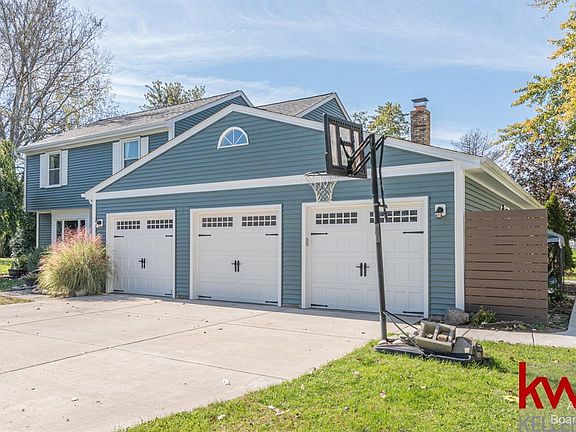 3rd image of 1052 Cutler Cir