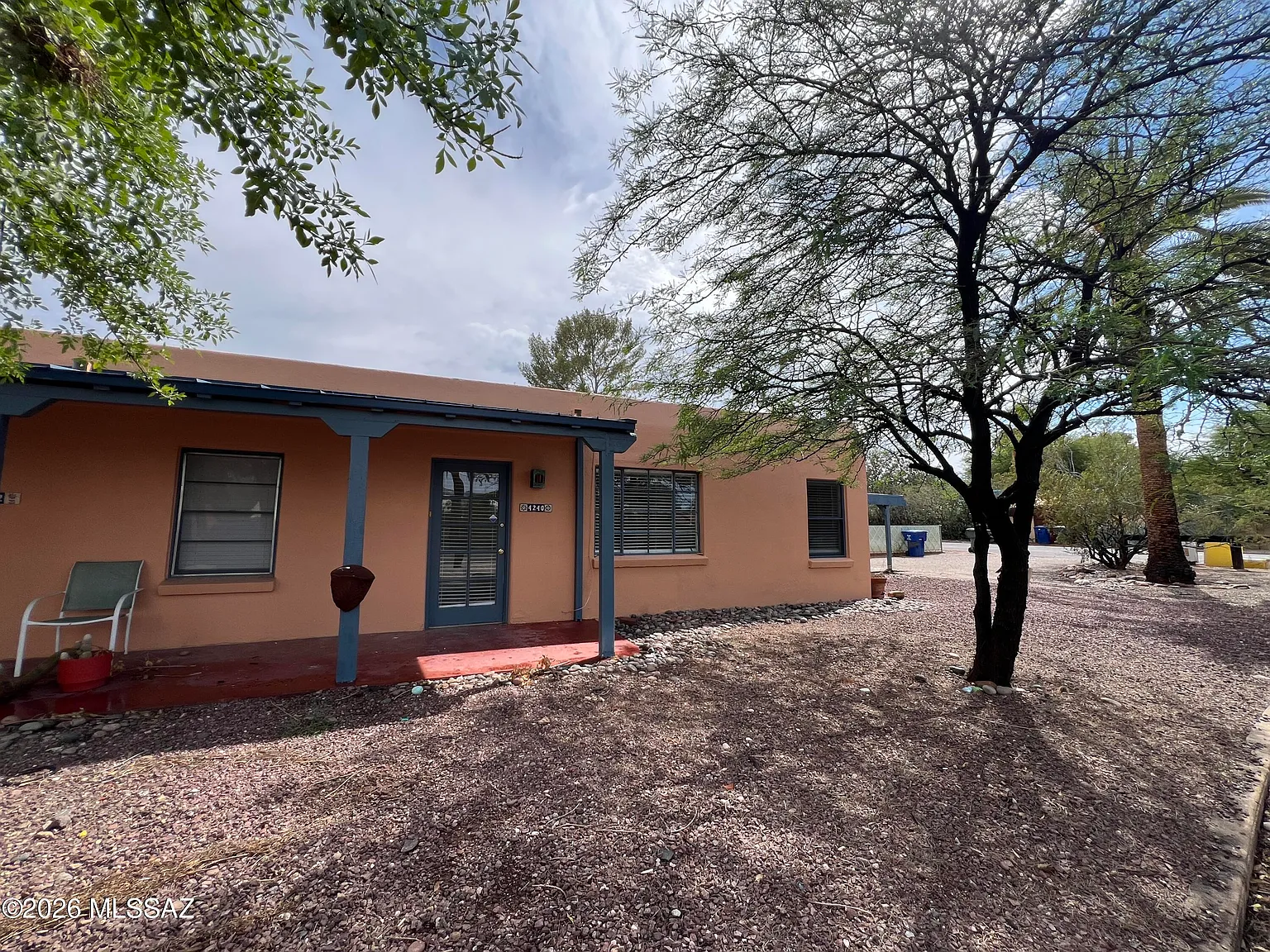 1 bed, 1.0 bath, 402 sqft, $850 — Photo 1