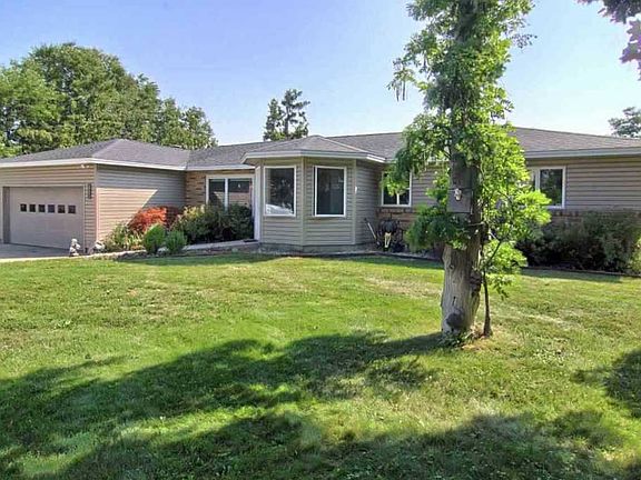 4th image of 117 Waukazoo St