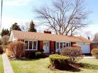 105 E Council Trl, Mount Prospect, IL 60056