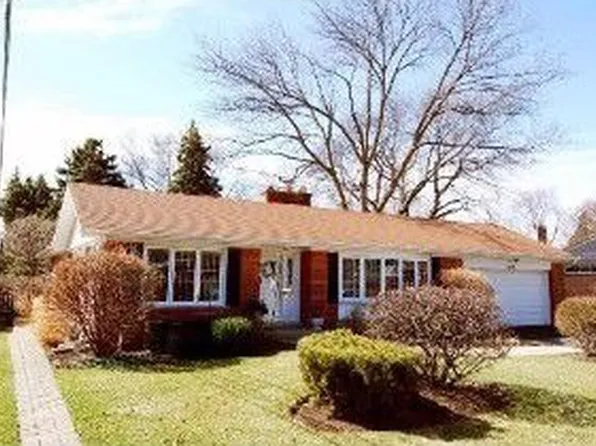105 E Council Trl, Mount Prospect, IL 60056
