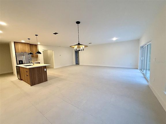 2nd image of 5820 Oxalis Rd