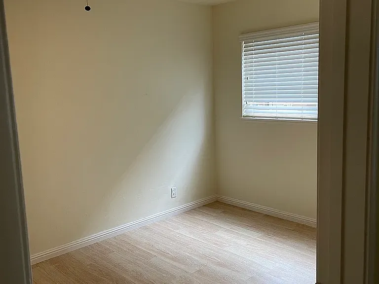 1646 Davis St #9 — Photo 7