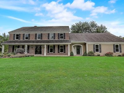 1719 W Thrush Ln, Mequon, WI, 53092