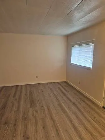 Building Photo - 317 7th St SW #3