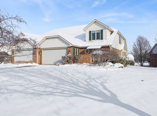 13773 Steeples Rd, Lemont, IL 60439