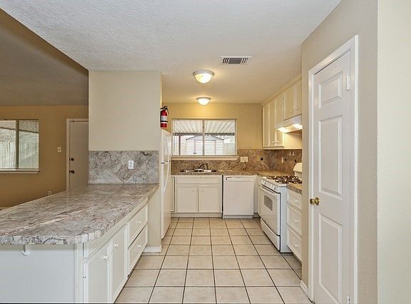 5th image of 14167 Whispering Palms Dr