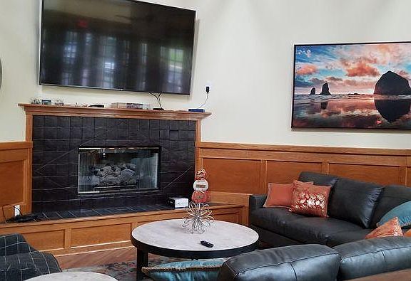 2nd image of 277 White St #2