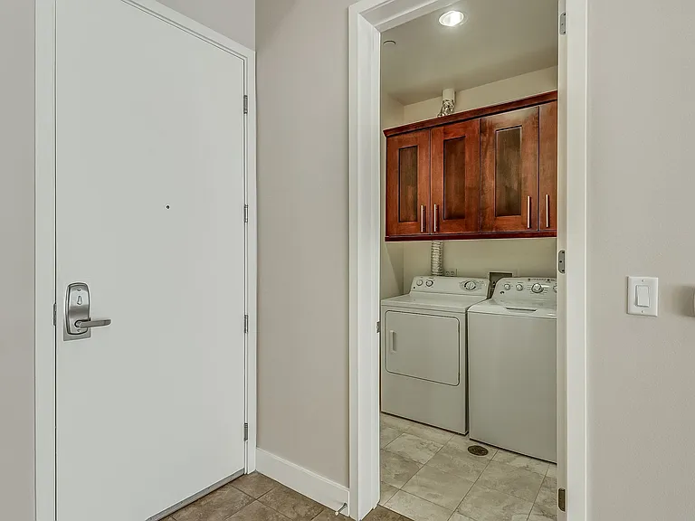 Axis 2300 Apartments — Photo 103