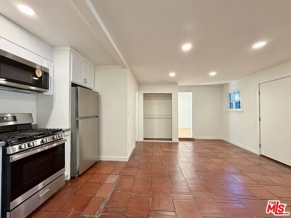 1 bed, 1.0 bath, $2,800 — Photo 4