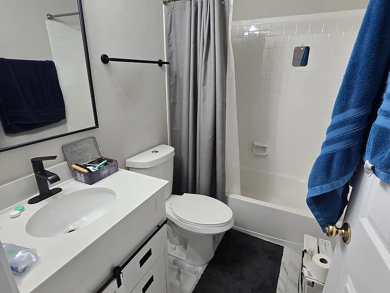21809 Baldwin Sq #302 — Photo 5