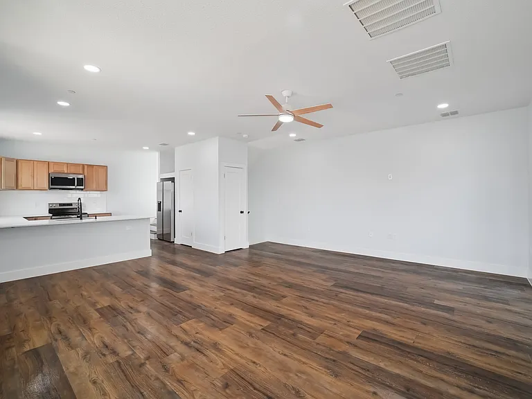 341 Bryan St #3101 — Photo 22