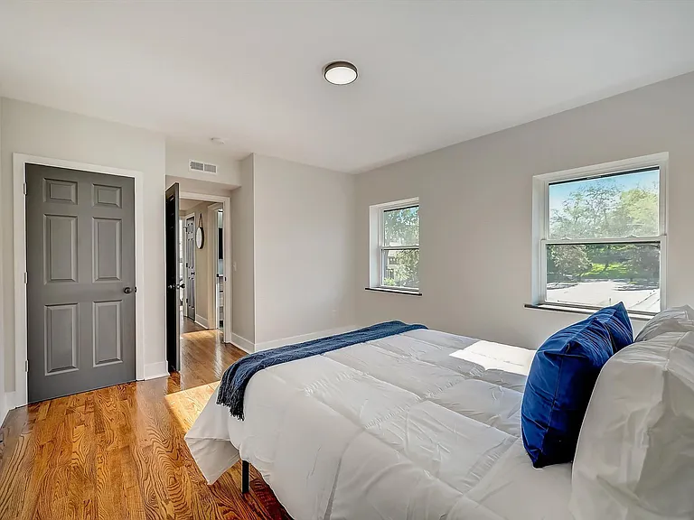 2624 Victory Pkwy — Photo 15