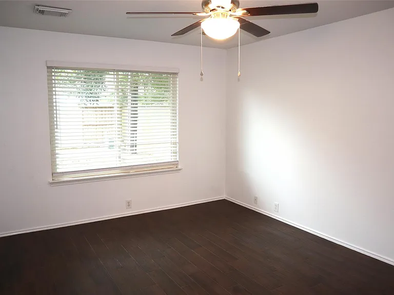 19306 Wading River Dr — Photo 10