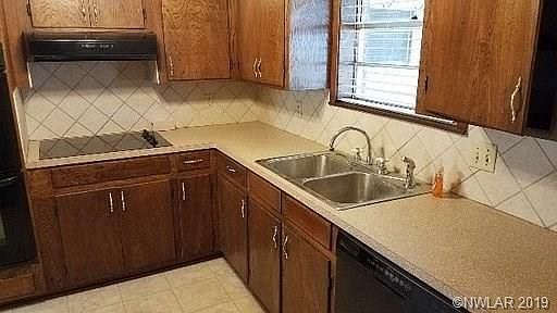 3rd image of 2900 Patricia Dr