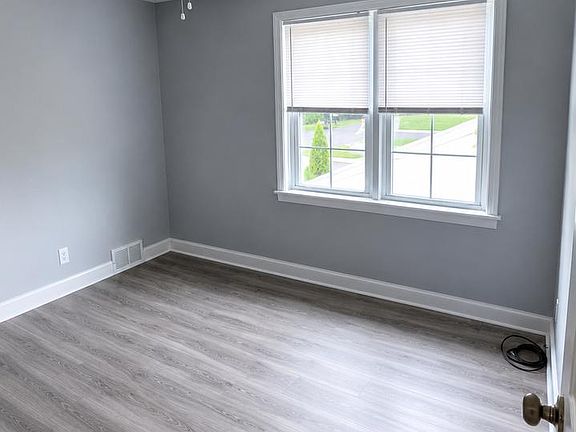 4th image of 1142 Rolleston St