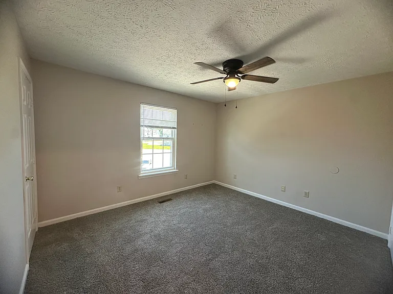 115 Edward Ct #4 — Photo 8