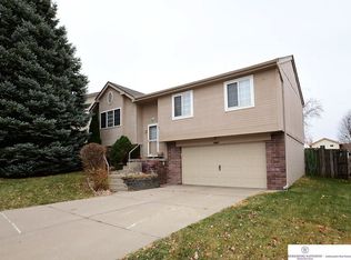 10871 Mary St, Omaha, NE 68164
