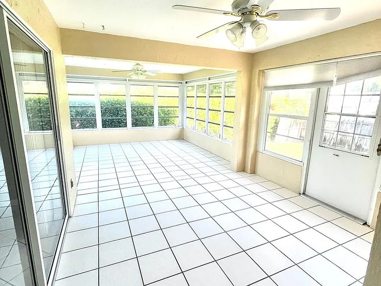 1385 Illinois Dr — Photo 3