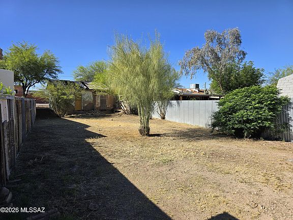 4th image of 522 W 17th St
