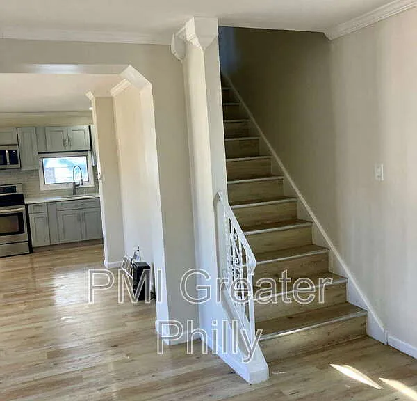 1523 W Cheltenham Ave — Photo 16