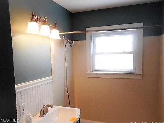 5th image of 2502 Stanfield Dr
