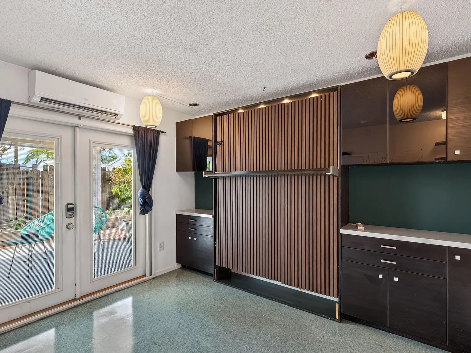 Studio, 900 sqft, $1,100 — Photo 4