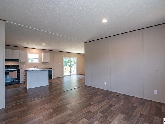 4th image of 21 Rucker Ln