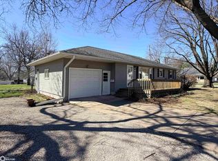 808 S 7th St, Fairfield, IA 52556
