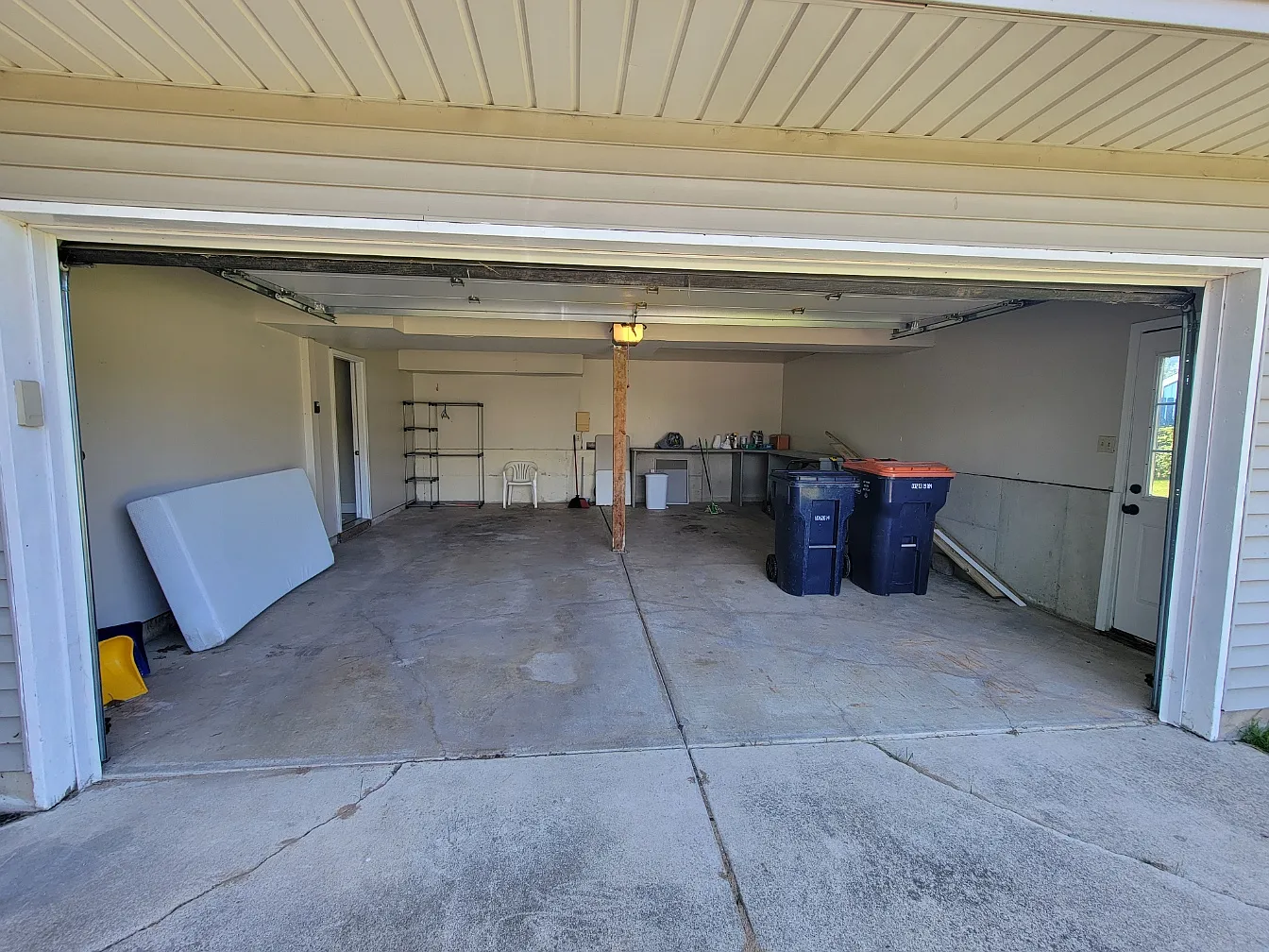 4 bed, 1285 sqft, $2,100 — Photo 3