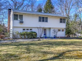 4 Laurel Ln, Pleasantville, NY 10570