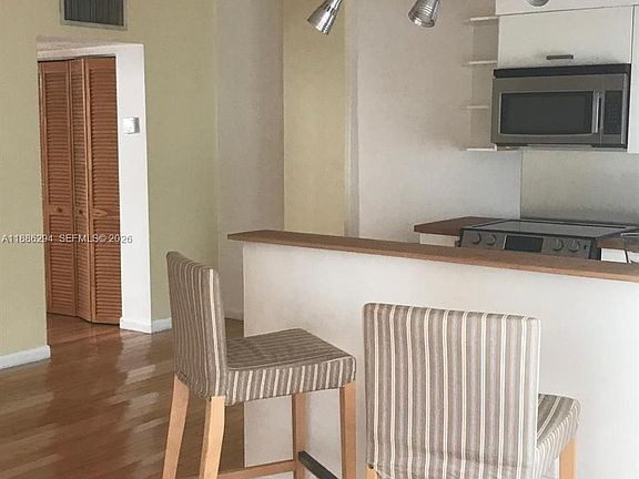 2nd image of 949 Pennsylvania Ave APT 309