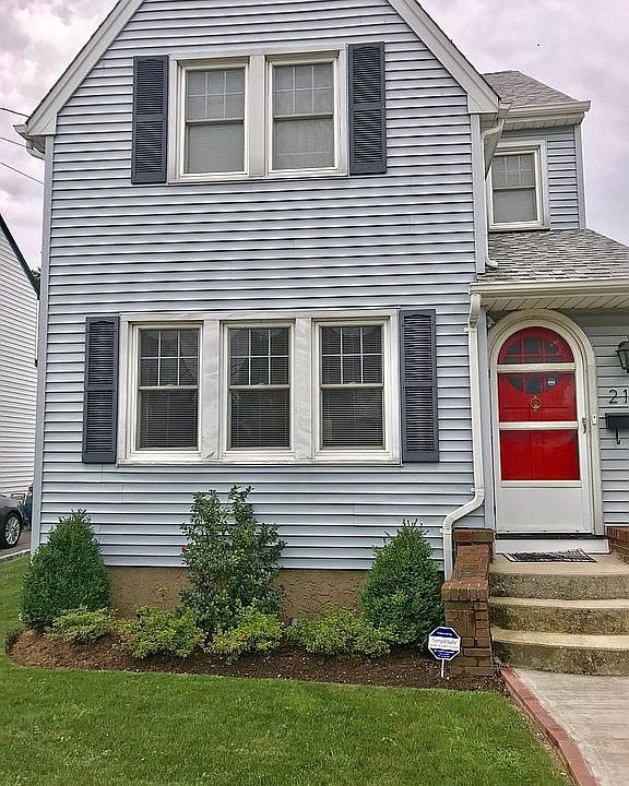 1st image of 217 Willets Ave