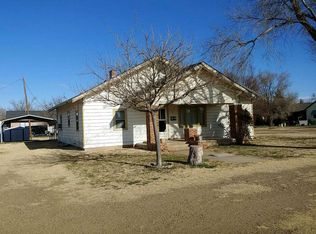 311 E 6th St, Panhandle, TX 79068